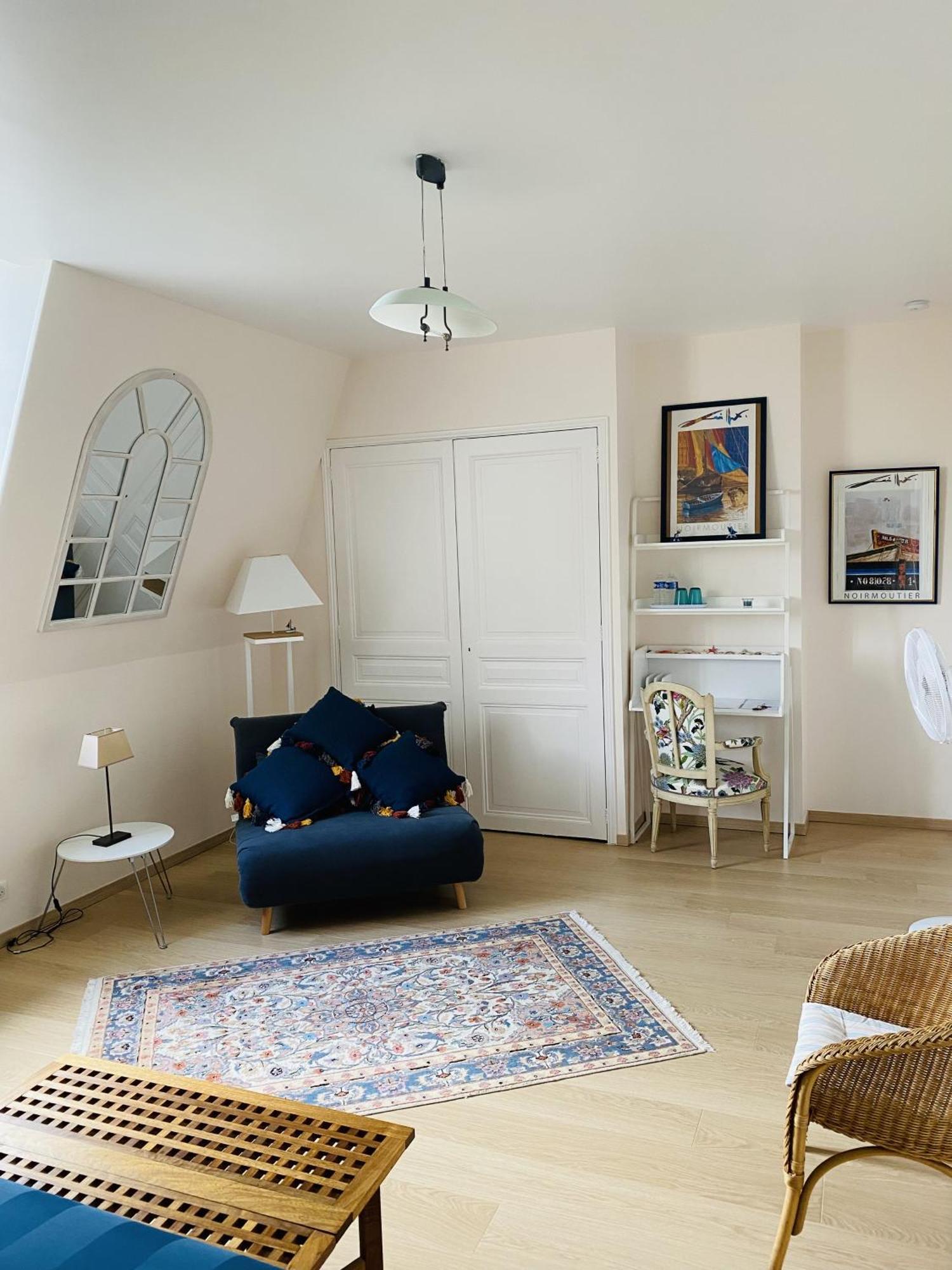 La Villa By Michel Gonet เอแปร์เน ภายนอก รูปภาพ